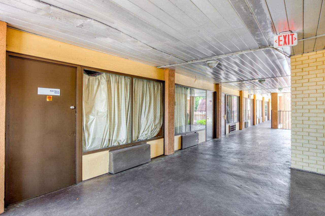 Oyo Hotel Decatur I-20 East & Wesley Club Dr Buitenkant foto