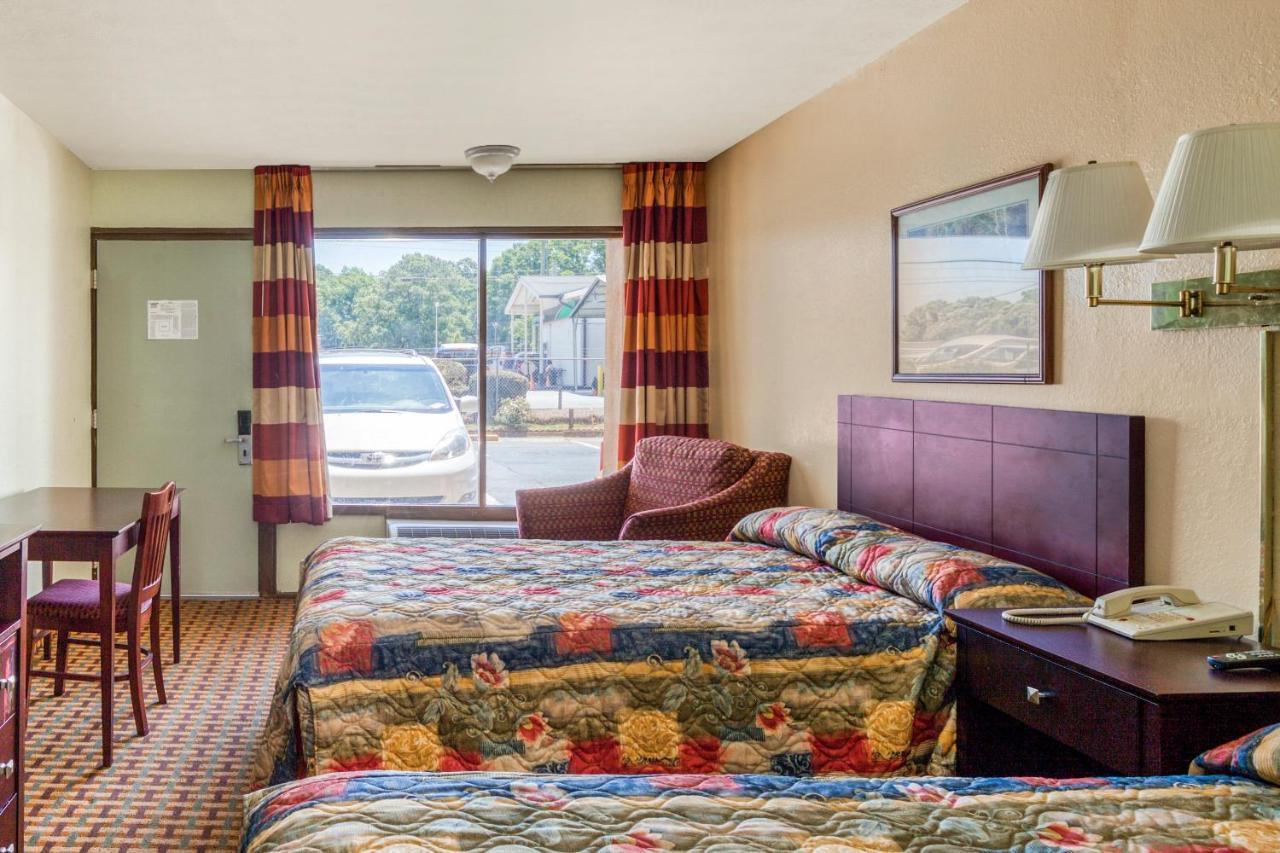 Oyo Hotel Decatur I-20 East & Wesley Club Dr Buitenkant foto