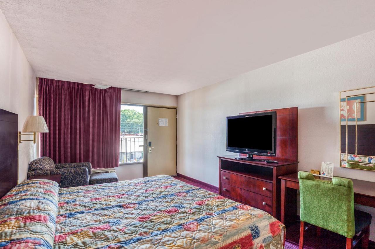 Oyo Hotel Decatur I-20 East & Wesley Club Dr Buitenkant foto