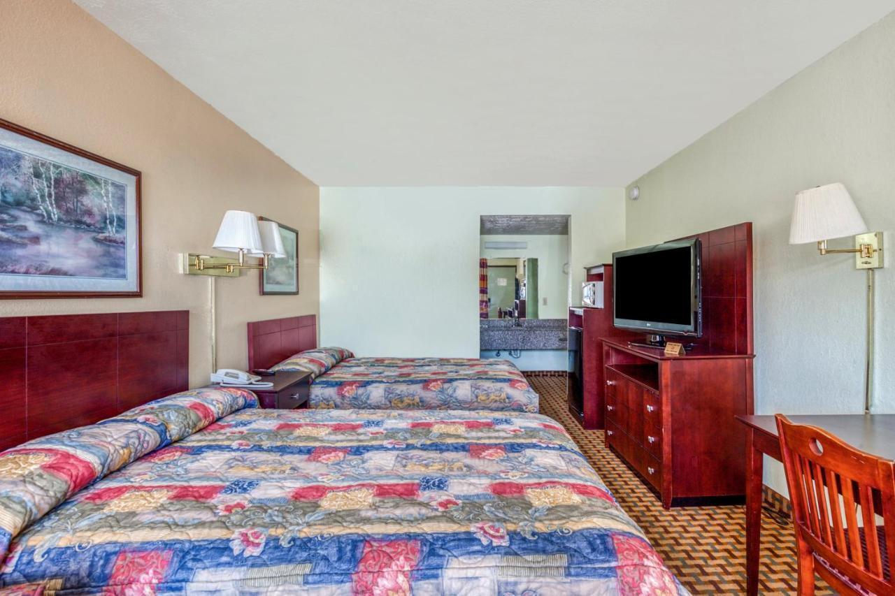 Oyo Hotel Decatur I-20 East & Wesley Club Dr Buitenkant foto
