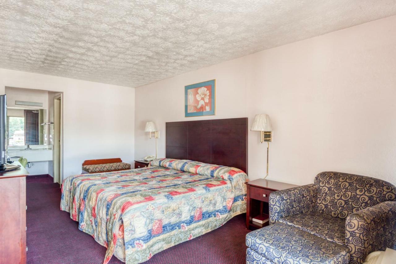 Oyo Hotel Decatur I-20 East & Wesley Club Dr Buitenkant foto