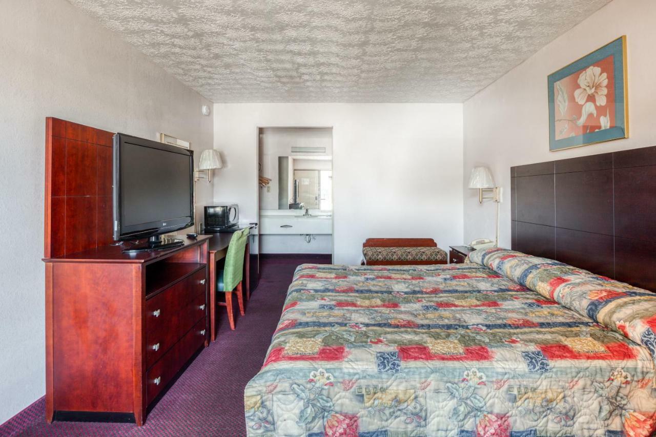 Oyo Hotel Decatur I-20 East & Wesley Club Dr Buitenkant foto
