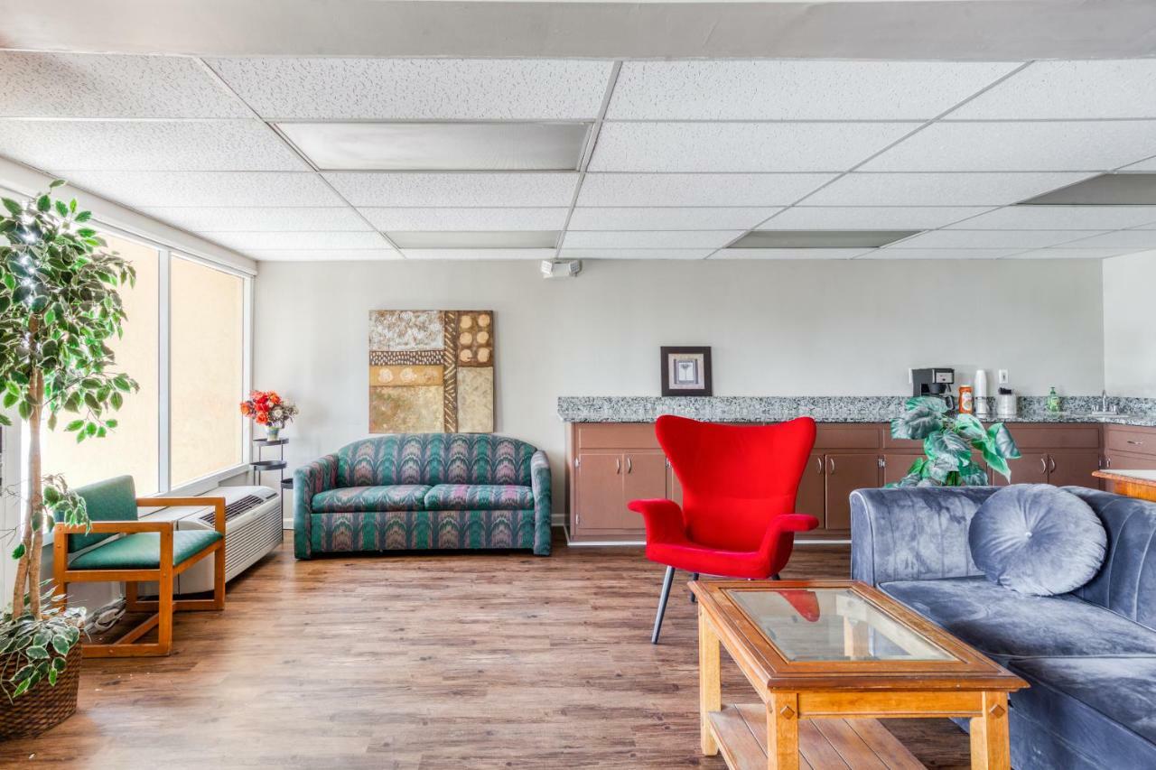 Oyo Hotel Decatur I-20 East & Wesley Club Dr Buitenkant foto